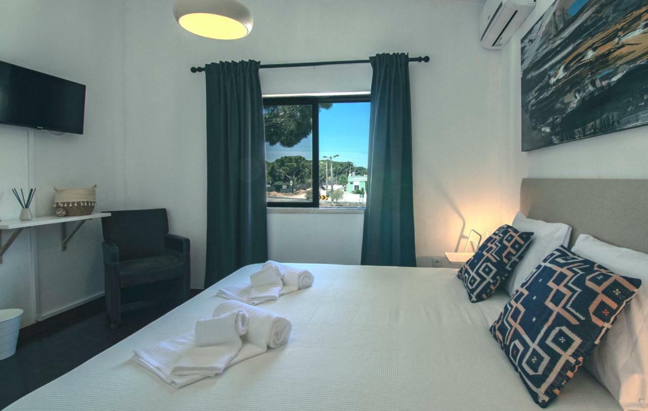 Pine House - Faro Airport, Beach And City Center Exterior photo